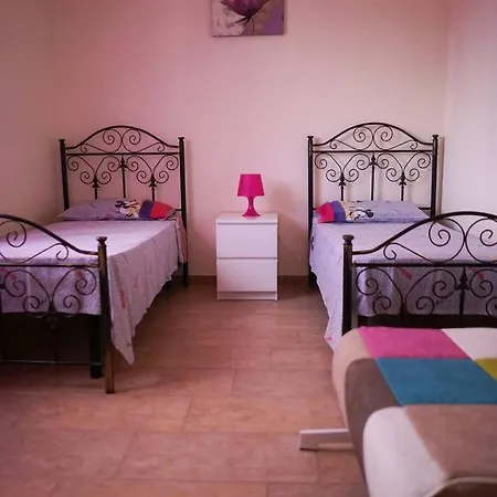 Antony ヴィラ サン・ミケーレ・サレンティーノ