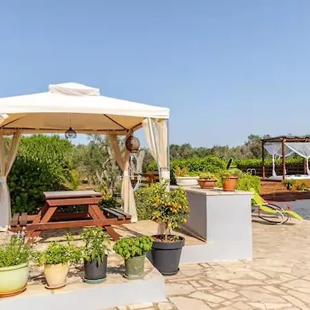 Antony ヴィラ サン・ミケーレ・サレンティーノ